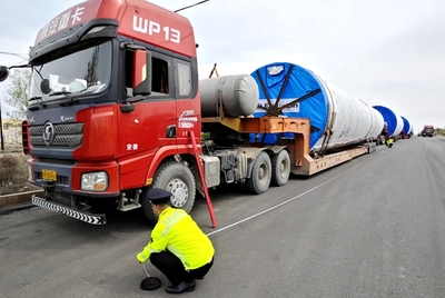 奇臺執法大隊 主動靠前，精準服務，為大件運輸企業保駕護航